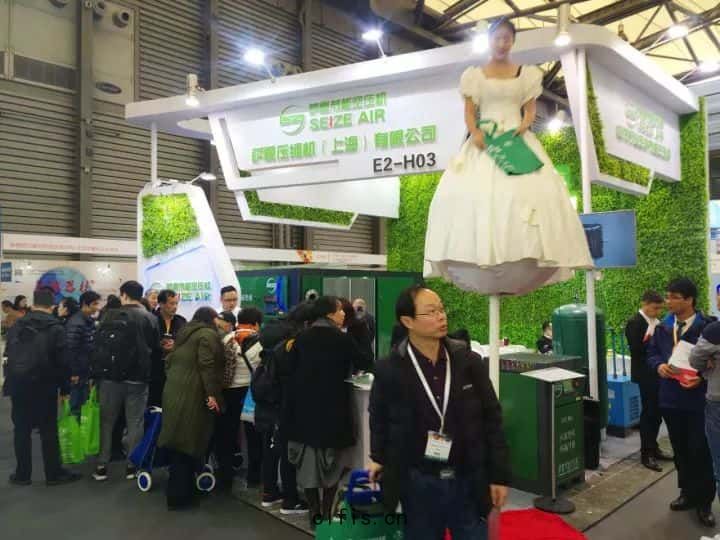 薩震(zhèn)節能空壓機(jī)展位上(shàng)人氣火(huǒ)爆