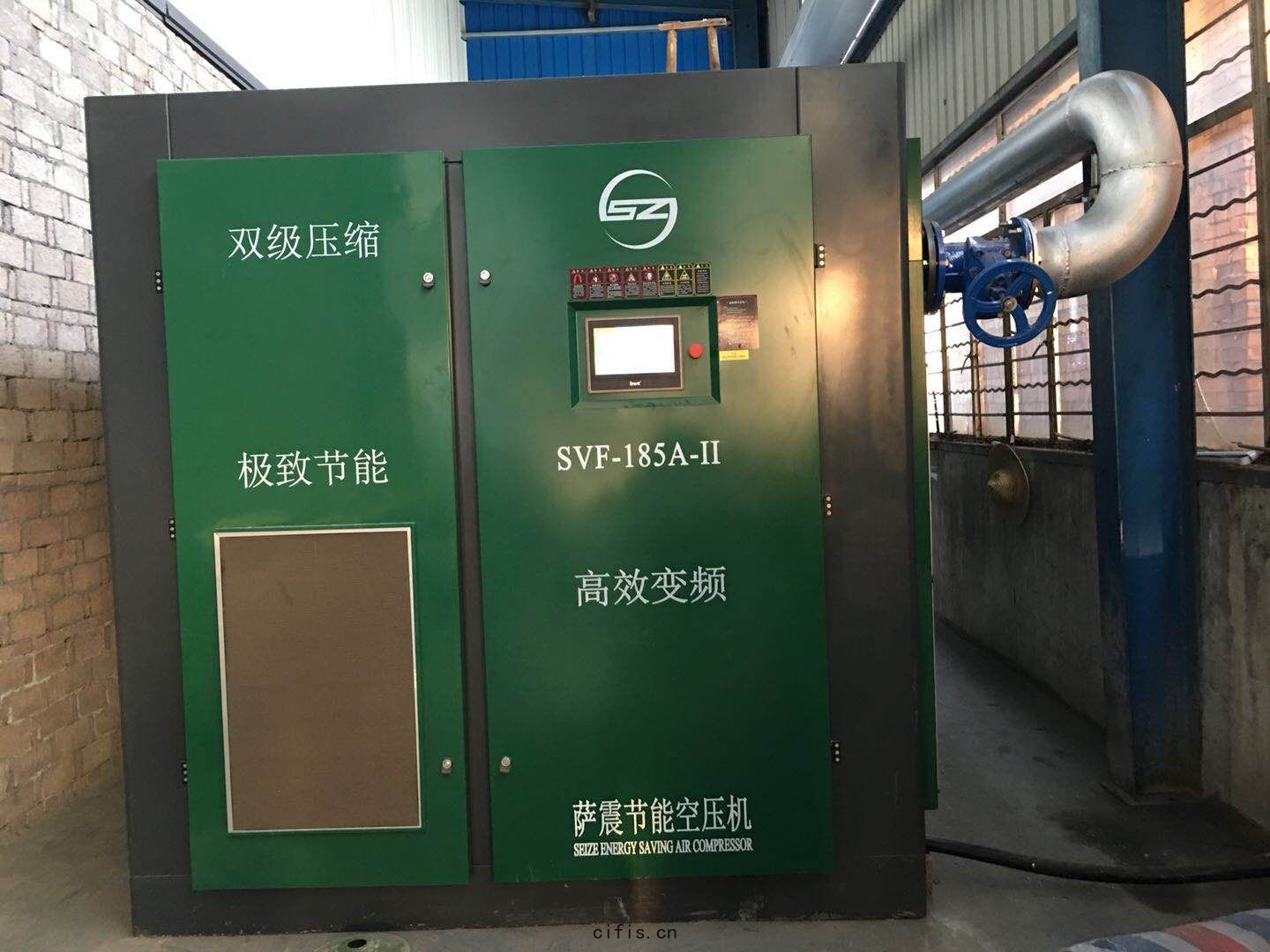 電(diàn)子行業空壓機站房(fáng)圖，薩震(zhèn)智能(néng)節(jié)能(néng)空壓(yā)機(jī)售後(hòu)服(fú)務巡檢拍照