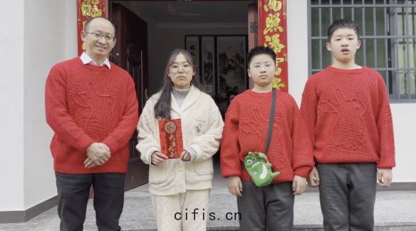 薩震節能空(kōng)壓機總經理(lǐ)程(chéng)紅(hóng)星